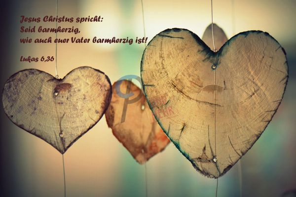 761 - Jahreslosung 2021 - Herzen aus Holz